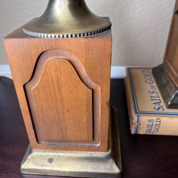 Vintage 1970’s Federal Style Pair American Eagle Lamps, Solid Wood, Brass, Ameri - Picture 3 of 10